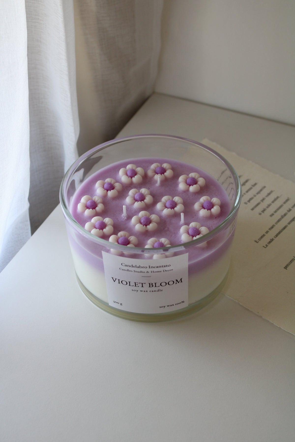 Violette Blüte